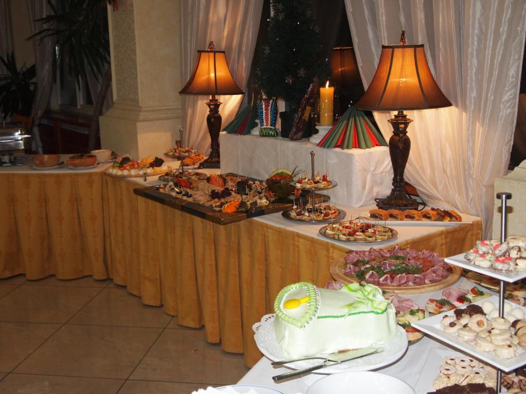 Hotel Bila Ruze Písek エクステリア 写真