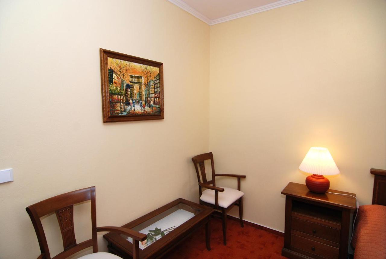 Hotel Bila Ruze Písek エクステリア 写真