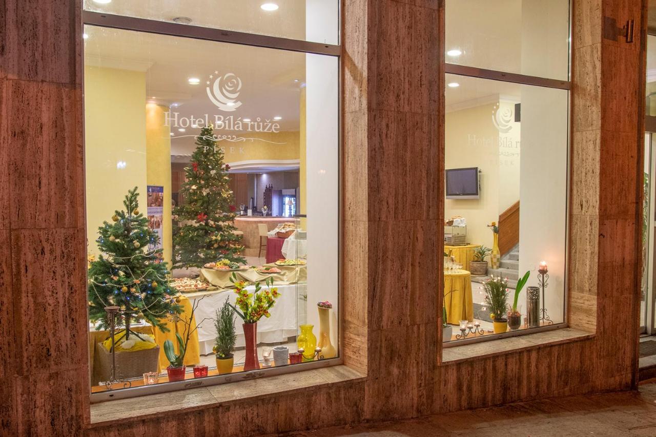 Hotel Bila Ruze Písek エクステリア 写真